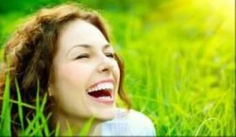 Mujer después del tratamiento para los parásitos.